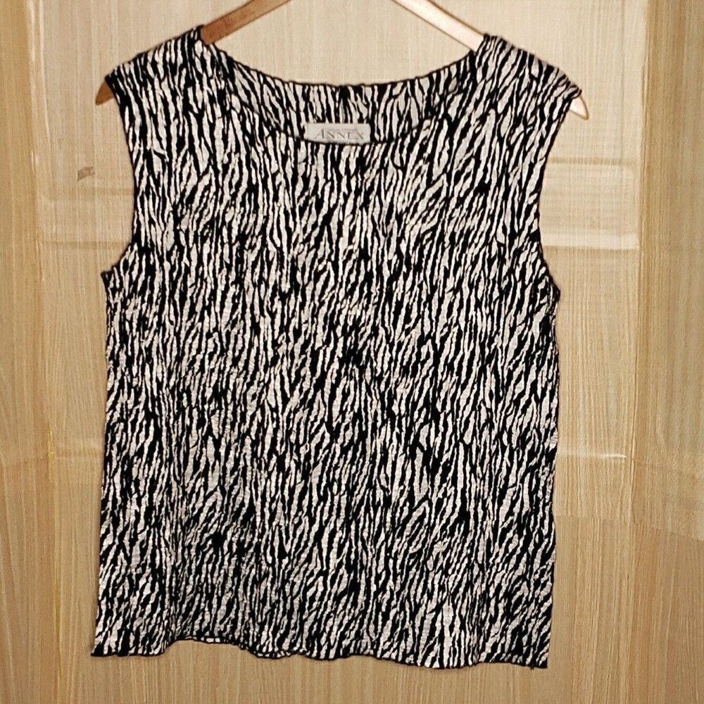 Casual Corner Womens Plus Vintage Black White Animal Print Textured Top 1X